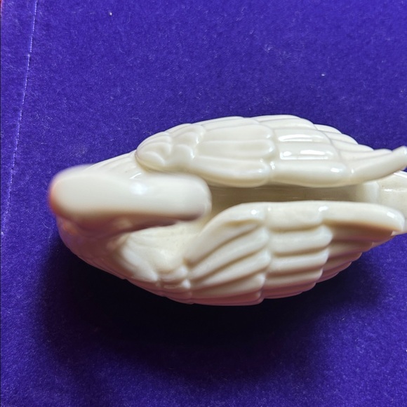 Lenox Cream Decorative Swan - Picture 2 of 4